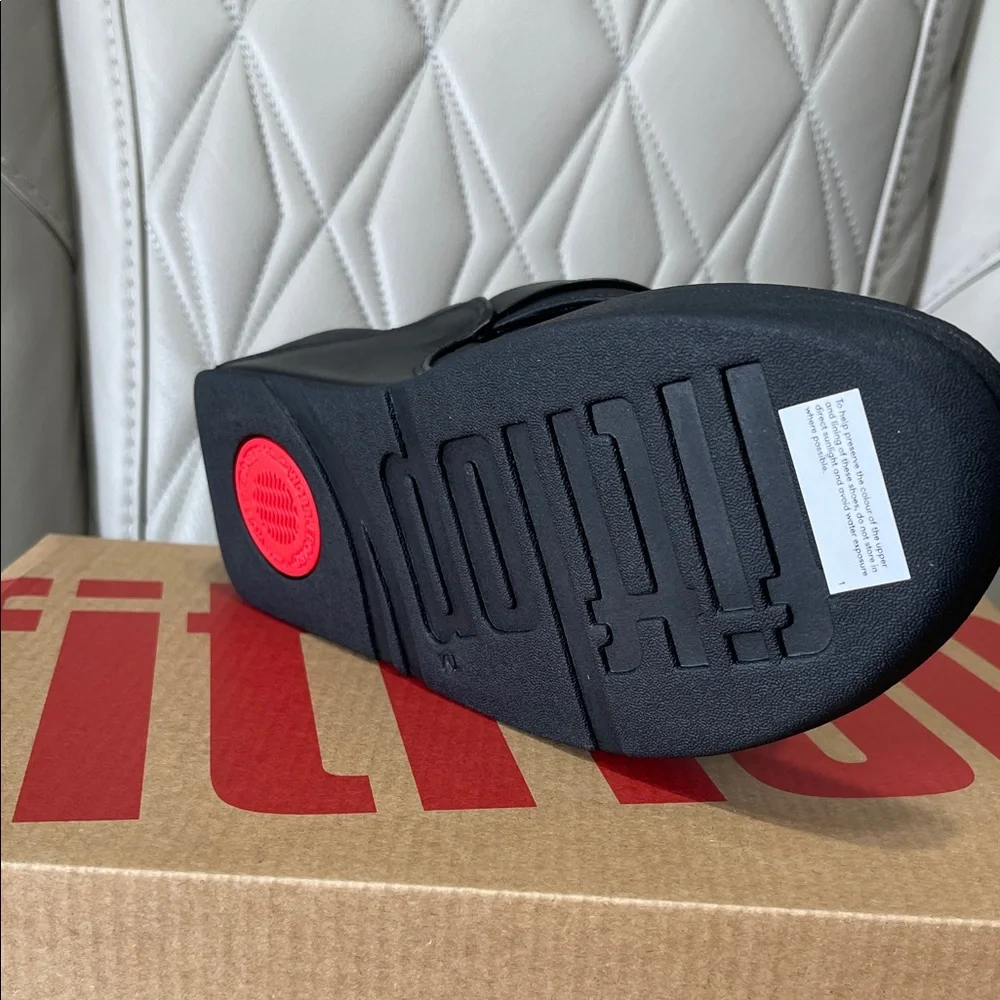 FitFlop Lulu Adjustable Thong Sandal - Black - Picture 7 of 10